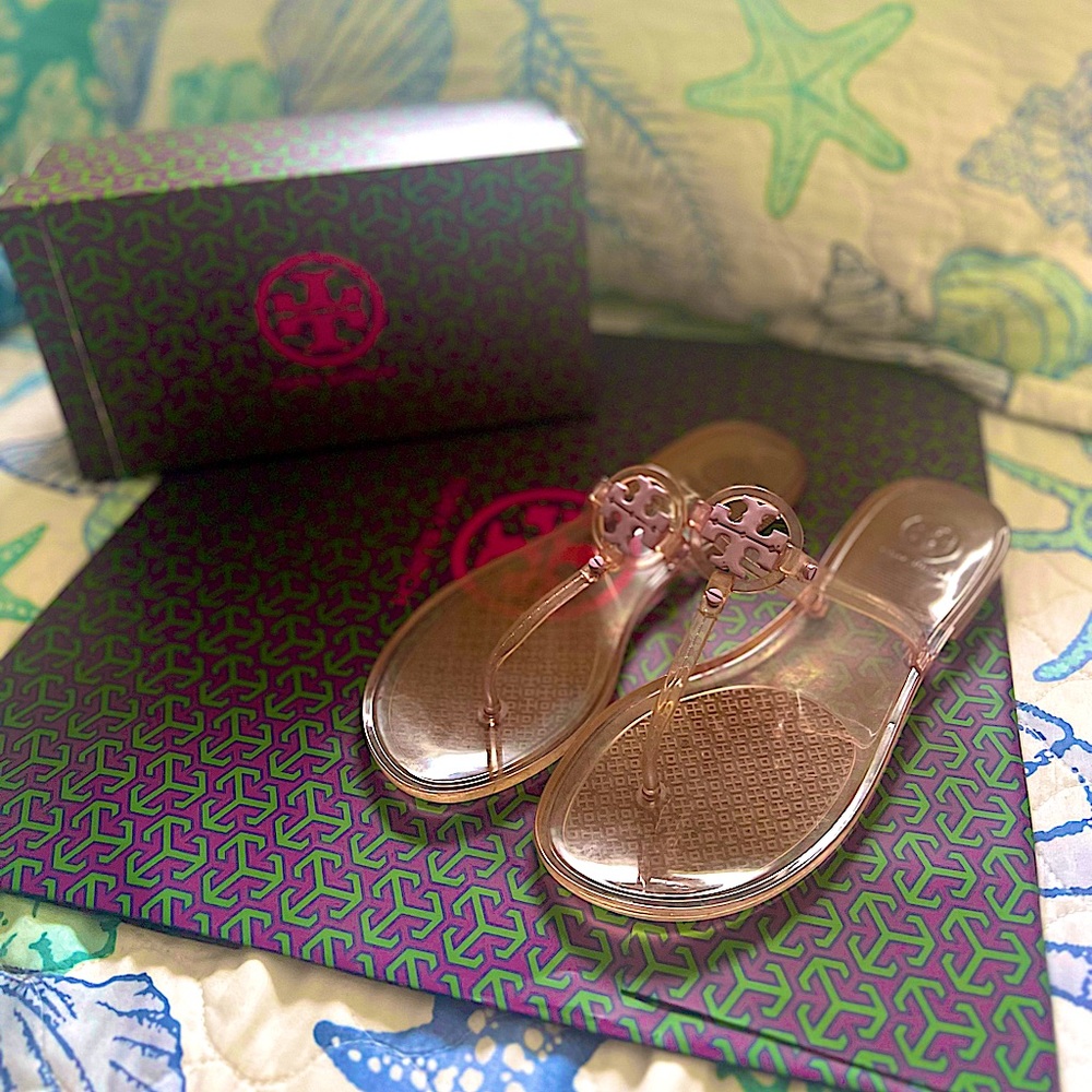 Tory Burch mini miller flat thong Lilac size 8